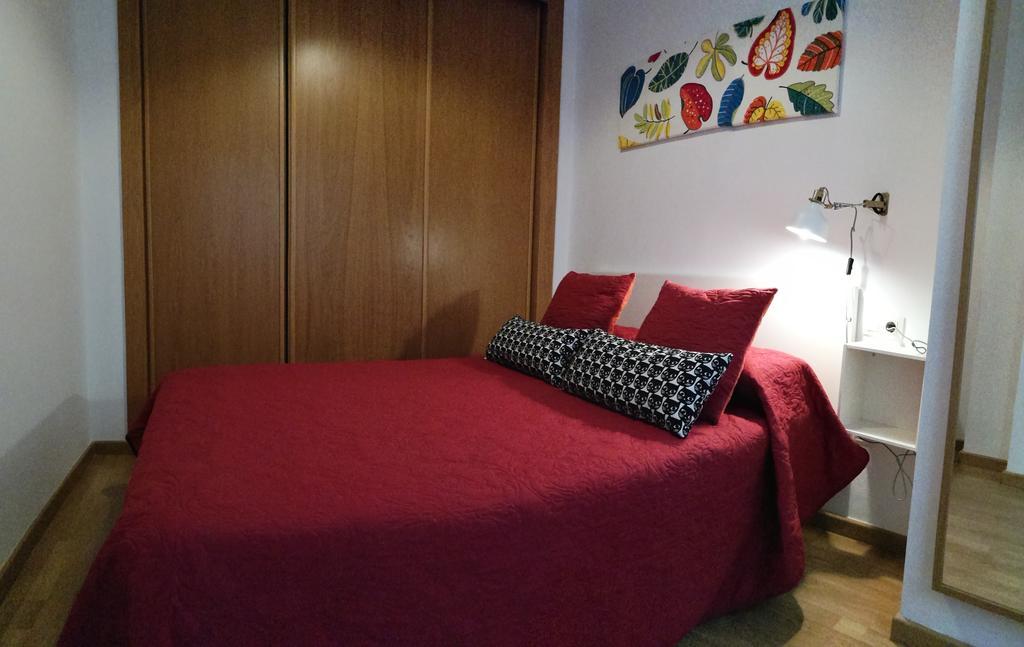 Mitjana Plaza Apartment Malaga Exterior photo